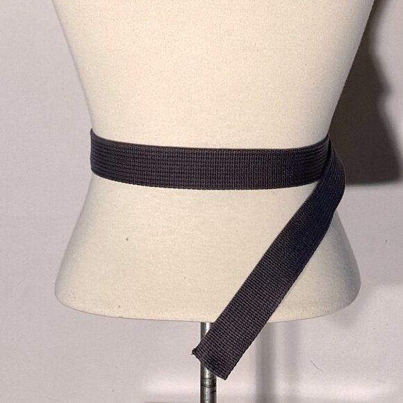 5/$25 Grey Woven Canvas Belt with D Style Buckle - Picture 3 of 6